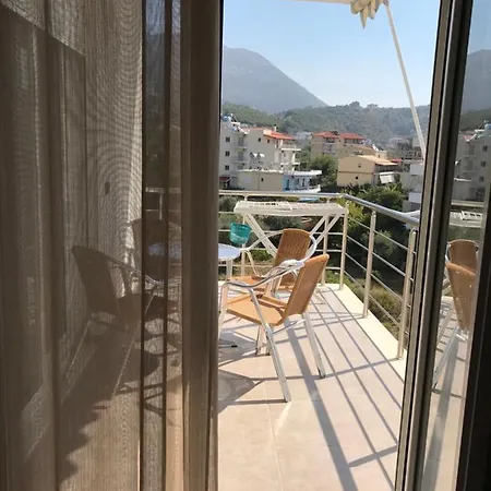 Sara'S Apartments Himare