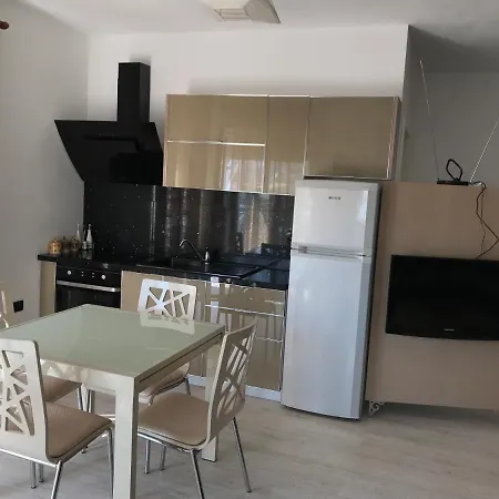 Sara'S Apartments * Himare